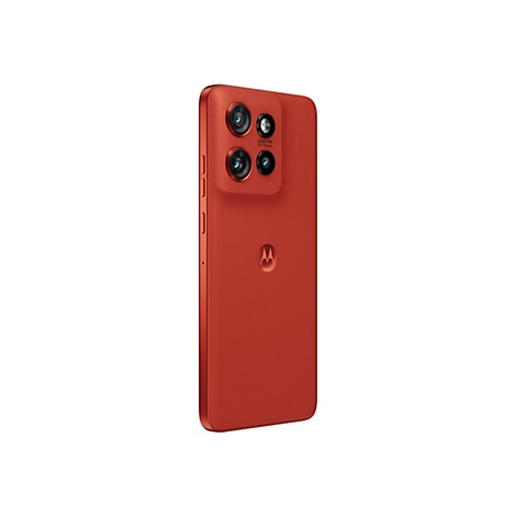 Rotes Smartphone mit vier Objektiven auf weißem Hintergrund.