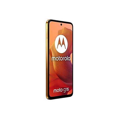 Goldfarbenes Smartphone, im Vordergrund, auf dem Bildschirm Motorola-Logo, darunter Schriftzug moto g15. Der Hintergrund ist weiß.