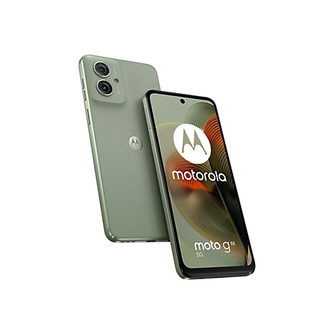Zwei grünliche Motorola Moto G55 Smartphones vor weißem Hintergrund. Das vordere Smartphone zeigt das Logo und den Schriftzug 'moto g55'.