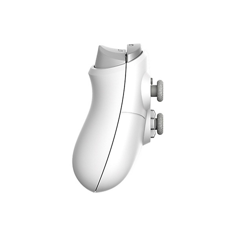Seitenansicht eines weißen Gamecontrollers mit grauen Tasten und strukturierter Oberfläche vor weißem Hintergrund.