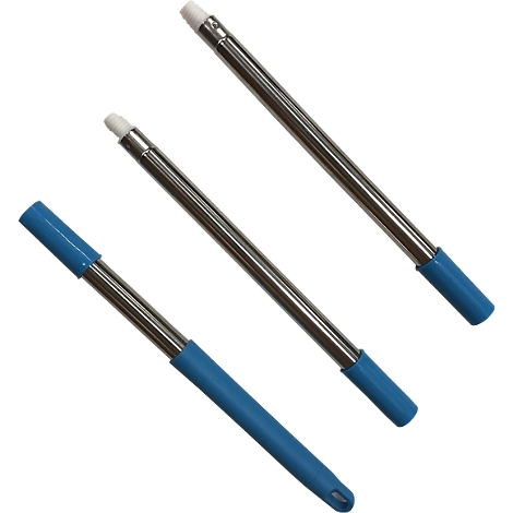 Drei Stangen mit metallischen Schäften, blauen Enden und weissen Spitzen. Liegen diagonal auf weissem Grund.