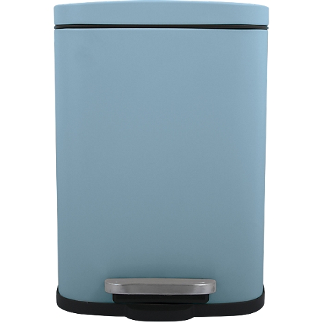 Poubelle ovale bleu clair avec couvercle et pied noirs. Il y a une marche rectangulaire sur le pied.