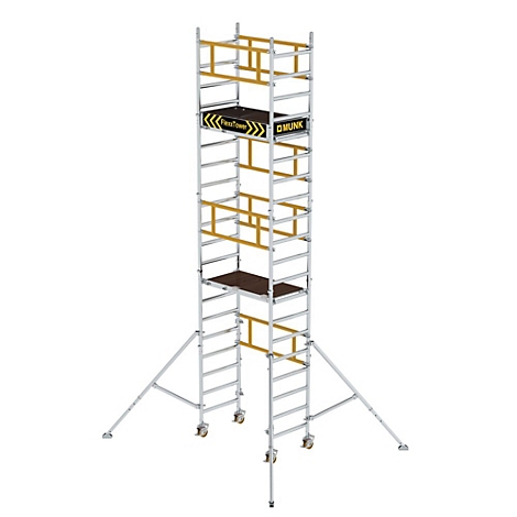 Een steiger, zilverkleurige metalen constructie met wielen, twee platforms, gele stutten. Tekst: MUNK.