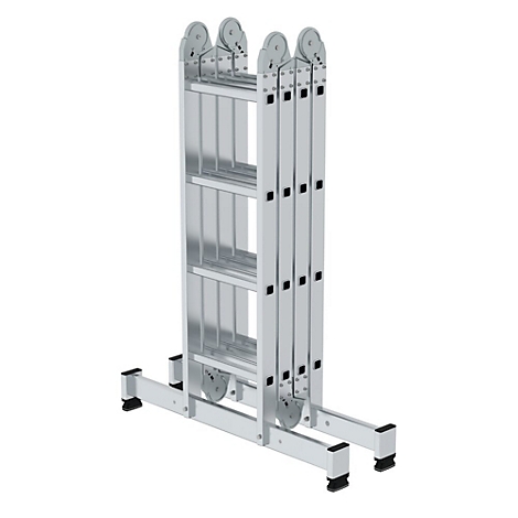 Zilveren multifunctionele ladder in opgevouwen toestand. Hij heeft meerdere scharnieren en kan in verschillende posities worden gebruikt.