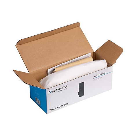 Geöffneter Versandkarton von Neomounts mit enthaltenem Wandadapter, weiß mit blauem Branding.