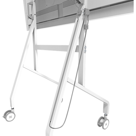 Close-up van een witte, verrijdbare presentatietafel. Details tonen poten met wielen, een kabel en een deel van het tafelblad.