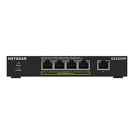 Ein schwarzer Netgear GS305PP-Switch mit fünf Ports. Oben steht das Netgear-Logo. Unter den Ports befinden sich gelbe Markierungen mit der Aufschrift „PoE 30 Watt/Port max“.