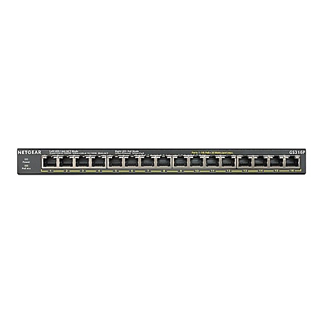Un commutateur Netgear GS316P noir avec 16 ports, des étiquettes et des LED. Des détails techniques sont imprimés dessus.