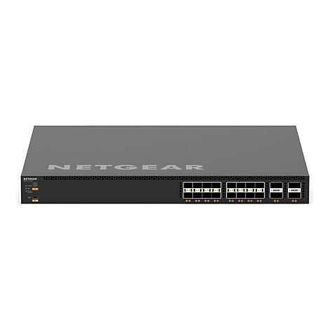 Ein schwarzer Netgear-Switch mit Ports, Schriftzug 'NETGEAR' und LED-Anzeigen. Gezeigt vor weißem Hintergrund.