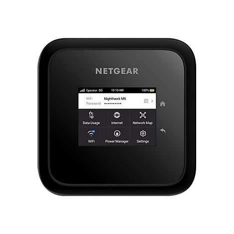 Schwarzer Netgear Nighthawk M6 Router mit Display, Anzeige von WLAN-Namen, Passwort, Signalstärke, Uhrzeit und weiteren Funktionen.