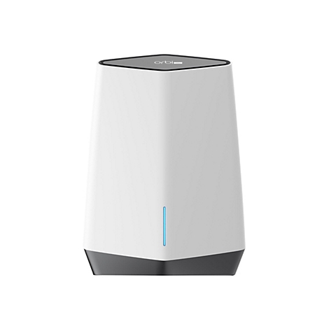 Weißer Orbi Pro WLAN-Router in Turmform mit schwarzem Sockel, Oberseite und einer vertikalen blauen LED-Anzeige.