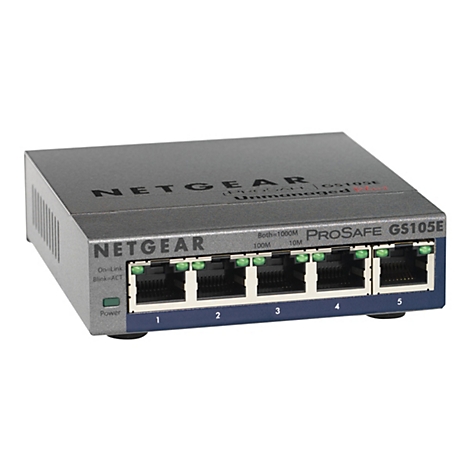 Ein grauer Netzwerk-Switch von Netgear, mit 5 Anschlüssen, Beschriftung GS105E und verschiedenen LEDs.