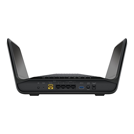 Schwarzer Router vor weiÃŸem Hintergrund. Antennen und AnschlÃ¼sse gut erkennbar.