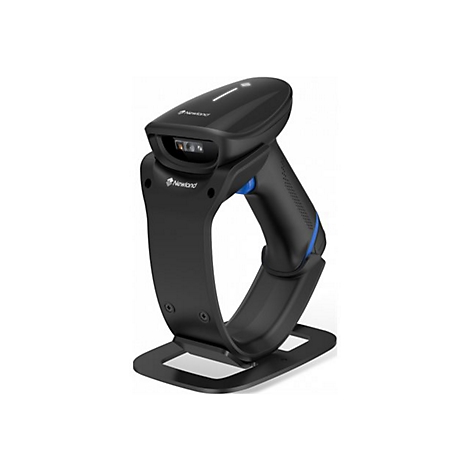 Scanner de codes-barres noir avec des accents bleus dans un support. L'appareil porte l'inscription 'Newland'.