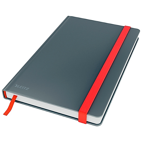 Graues Notizbuch mit rotem Gummiband. Ein rotes Lesezeichen ragt aus dem Buch. Auf der Vorderseite ist 'LEITZ' zu lesen.