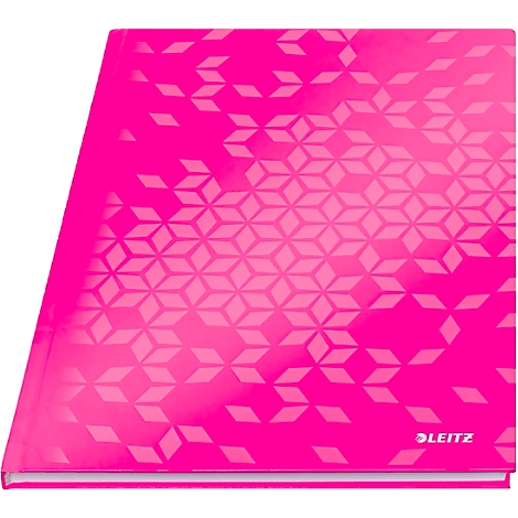 Ein pinkfarbenes Notizbuch mit geometrischem Muster und der Aufschrift "LEITZ".