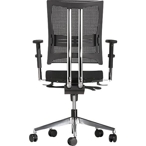 Rückansicht eines schwarzen Bürostuhls mit Netzrücken, Armlehnen und Chromelementen. Der Stuhl hat 5 Rollen.