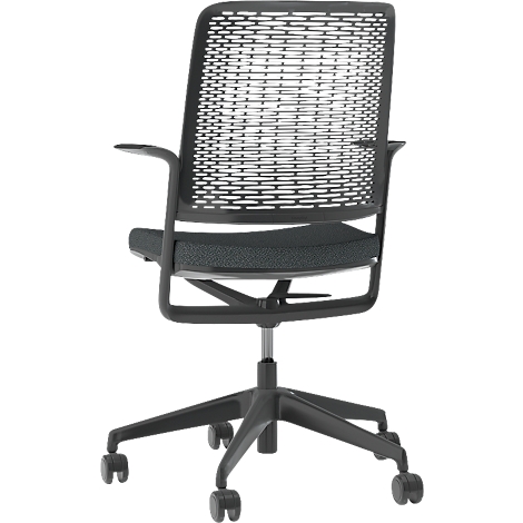 Zwarte bureaustoel, achteraanzicht. Zitting en rugleuning zwart, frame en wielen ook zwart.