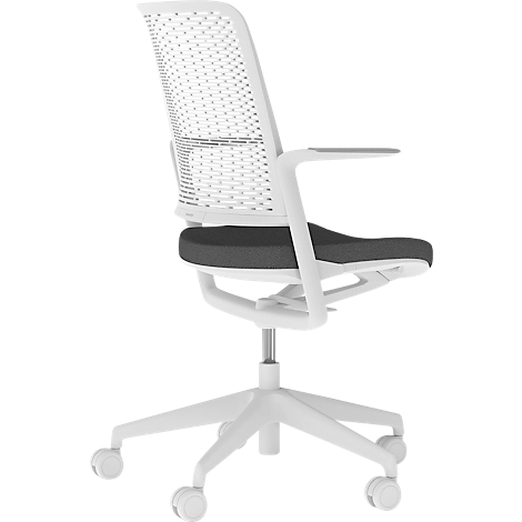 Witte bureaustoel met mesh rug en grijze zitting, staat op wieltjes.