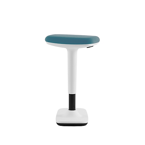 Stehhilfe mit weißer Basis, Säule und Sitzfläche. Der Sitz ist blau, die Säule weiß, ein schwarzer Ring verbindet beide.
