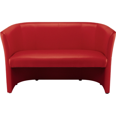 Rotes Sofa mit abgerundeter Rückenlehne. Glattes Material. Geradliniges Design.