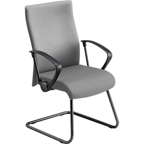 Grijze bureaustoel met armleuningen. Zwart frame, stoffen bekleding, hoge rug.