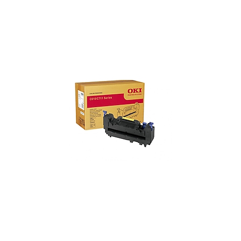 Eine schwarze Tonerkartusche steht vor der Produktverpackung. Auf der Verpackung steht 'OKI' und 'C610/C711 Series'.