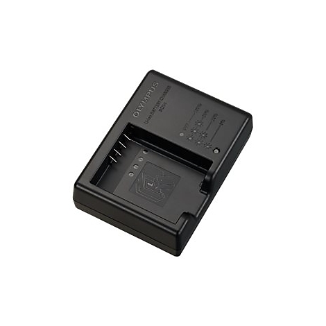 Schwarzes Olympus Batterieladegerät BCH-1 für Lithium-Ionen-Akkus vor weißem Hintergrund.