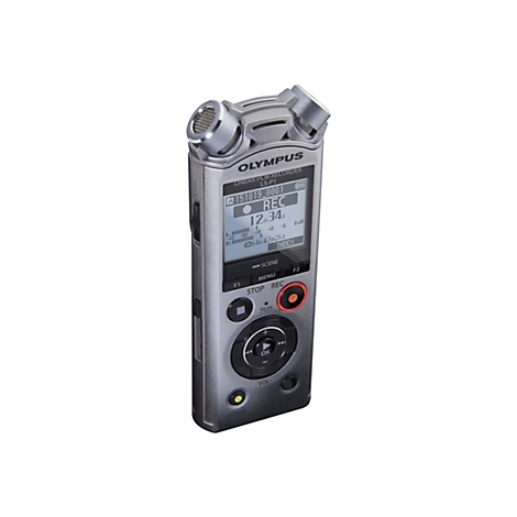 Silberner Olympus LS-P1 digitaler Audiorecorder. Zwei Mikrofone oben, Display zeigt REC, Aufnahmezeit und Menüfunktionen. Knöpfe darunter.