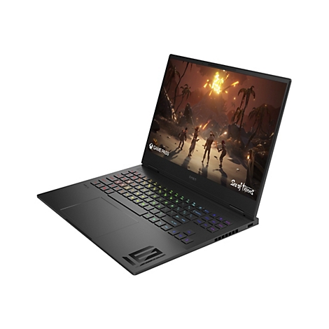 Schwarzer Laptop mit geöffnetem Bildschirm, auf dem ein Videospiel zu sehen ist. Auf der Tastatur sind farbige Tasten zu sehen.