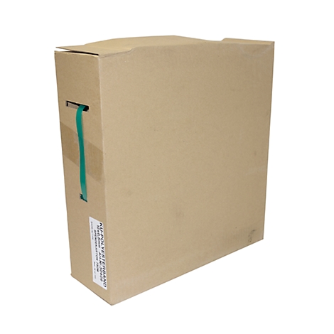 Een rechthoekige doos van bruin karton. Een groene tapehandgreep is zichtbaar. Een etiket met tekst staat op de zijkant.