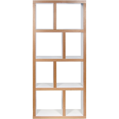 Hoge, open boekenkast met een lichtbruin houten frame en witte compartimenten.