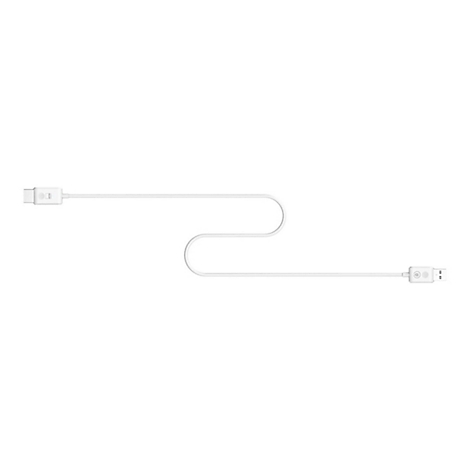 Câble de chargement blanc avec connecteur USB-C et USB, sur fond blanc.