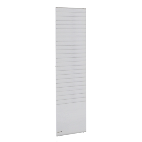 White, elongated radiator with horizontal lines. Text at the bottom right.