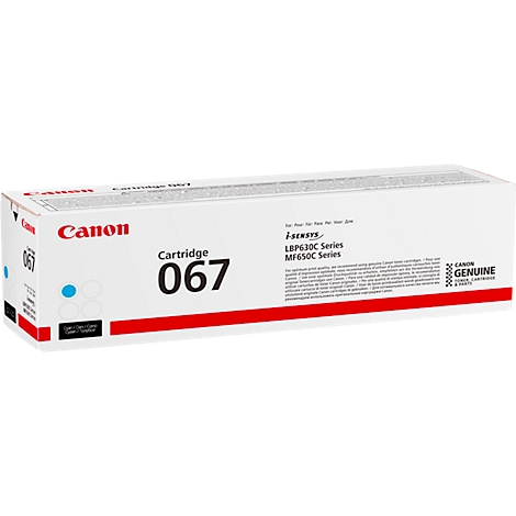 Doos van Canon 067 tonercartridge met rode en blauwe accenten, witte achtergrond.