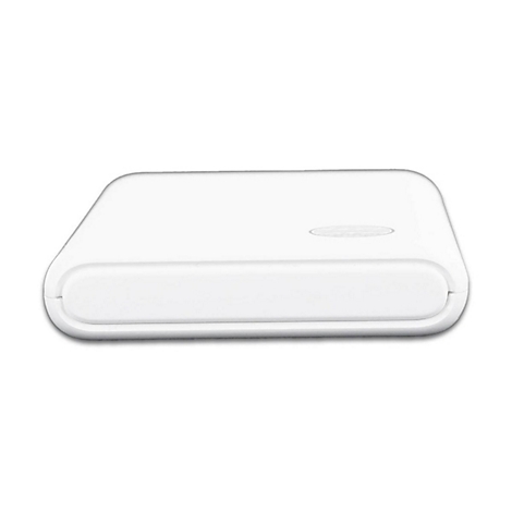 Ein weißes, rechteckiges Gerät mit abgerundeten Kanten, das auf einer weißen Oberfläche liegt.