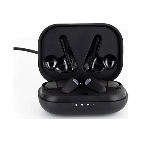 Schwarze kabellose Ohrhörer in Ladebox. Die Box ist geöffnet; Ohrhörer liegen in und auf der Box.