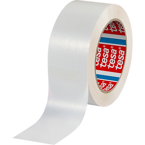Weisse Klebebandrolle, Marke Tesa. Roter und blauer Aufdruck. Klebeband wird abgerollt.