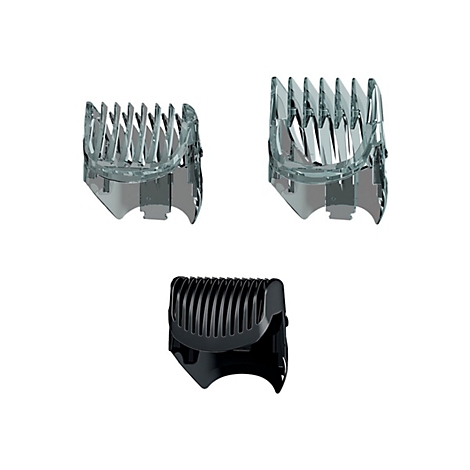 Drei Aufsätze für einen Rasierer auf weißem Hintergrund. Zwei durchsichtige, zahnförmige Aufsätze und ein schwarzer, gerippter Aufsatz.