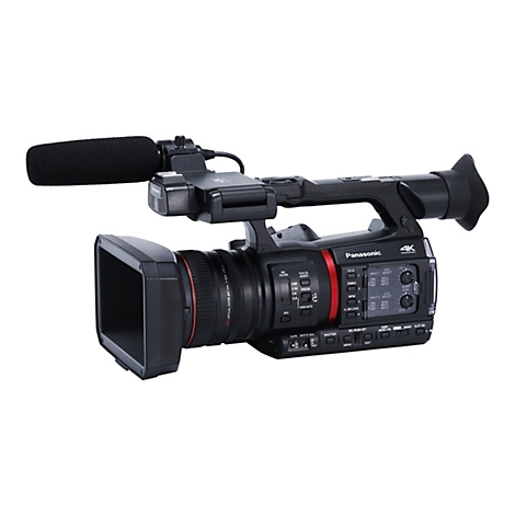Schwarze 4K-Videokamera mit Mikrofonaufsatz, Objektiv und Bedienelementen.