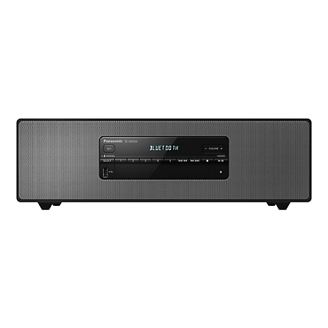 Un système audio noir Panasonic SC-DM504 avec grilles de haut-parleurs et commandes pour Bluetooth et connexions USB.