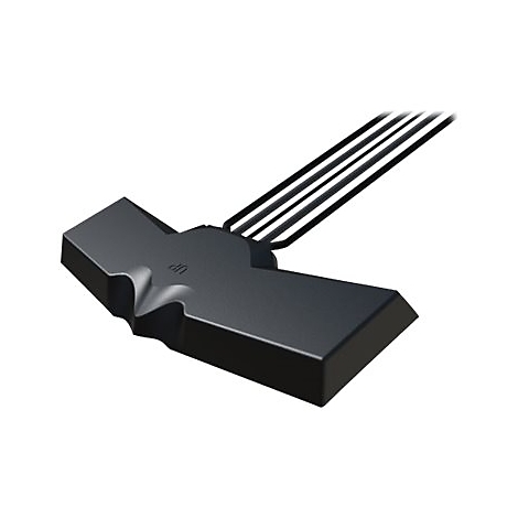Schwarzes, flaches Antennenmodul mit Kabelanschluss vor weißem Hintergrund.