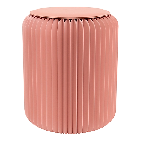 Een roze, geribbelde kruk met een rond zitvlak. Het ontwerp doet denken aan een accordeon.