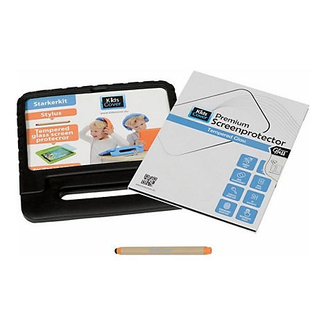 Ein schwarzes Tablet-Case mit einem Stylus und einer Packung Displayschutzfolie aus Glas auf weißem Grund.