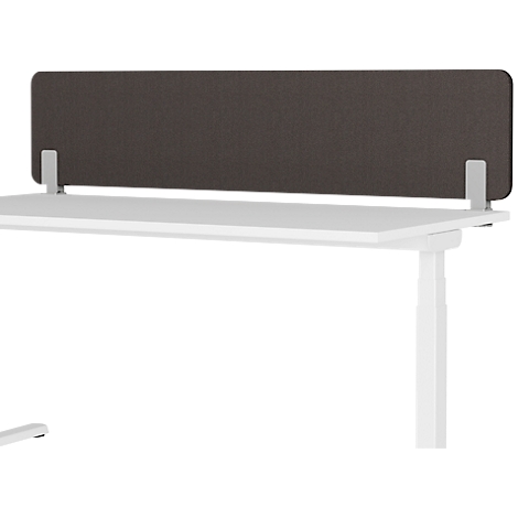 Cloison de bureau gris foncé sur bureau blanc, fixée avec des supports métalliques.
