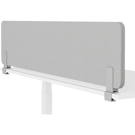 Cloison de bureau grise fixée à un plateau de table blanc avec des pinces. Les bords sont arrondis.