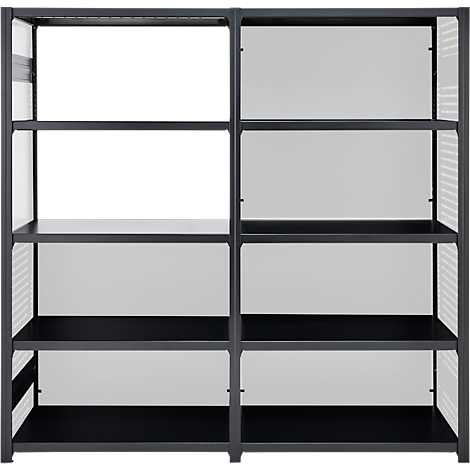 Une étagère noire vide avec plusieurs étagères. Elle a une forme rectangulaire et est placée sur un fond blanc.