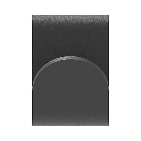 Objet gris semi-circulaire sur fond sombre. Le bord supérieur est gris clair.