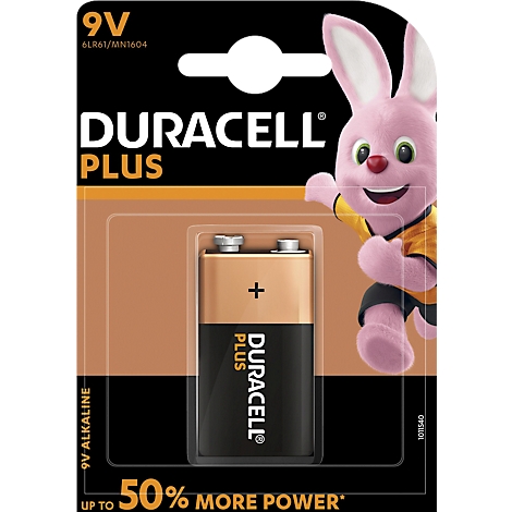 Pila Duracell Plus 9V en su empaque original con el conejo de Duracell.