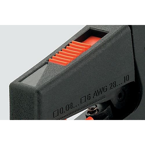 Gros plan sur un dénudeur de fils noir avec un curseur orange. Échelle et texte imprimés : 0,08...6 AWG 28...10.